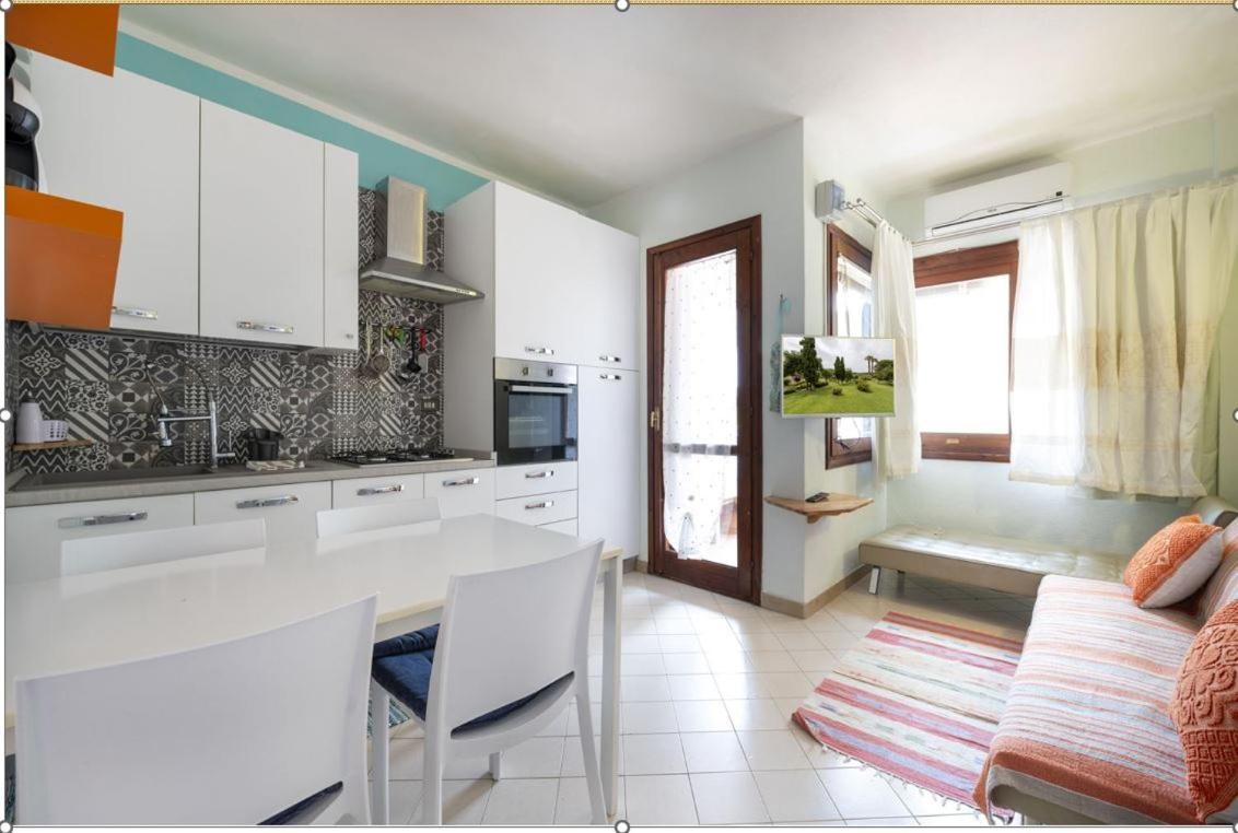 Casa Vacanze L'Aquilone - Casa Sulla Spiaggia - Baia Di Porto Rafael بالاو المظهر الخارجي الصورة